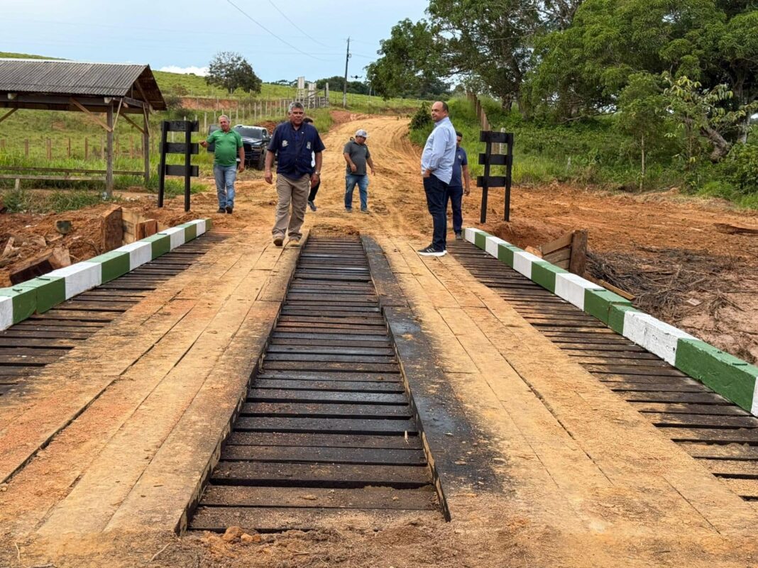 Deracre e Prefeitura de Mâncio Lima concluem ponte sobre o Igarapé Branco, no Ramal do Batoque