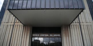 Mercado financeiro eleva projeção do PIB para 2,25% em 2025 mercado-financeiro-eleva-projecao-do-pib-para-2,25%-em-2025