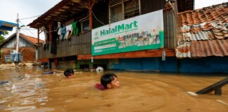 mortes-por-enchentes-na-ilha-de-sumatra-ultrapassam-900