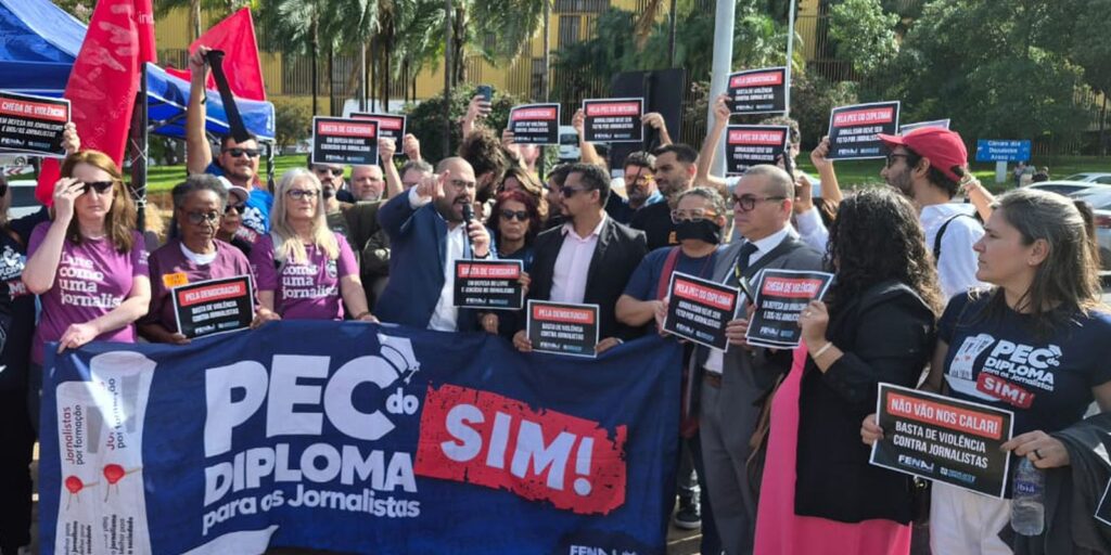 Jornalistas fazem ato contra censura e agressões na Câmara – Cidade AC News jornalistas-fazem-ato-contra-censura-e-agressoes-na-camara