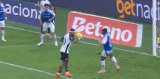 cbf-suspeita-que-imagem-que-mostra-memphis-tocando-com-a-mao-na-bola-foi-manipulada-por-ia