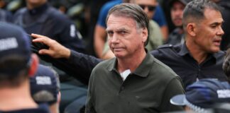 Defesa de Bolsonaro reitera pedido por cirurgia e prisão domiciliar defesa-de-bolsonaro-reitera-pedido-por-cirurgia-e-prisao-domiciliar