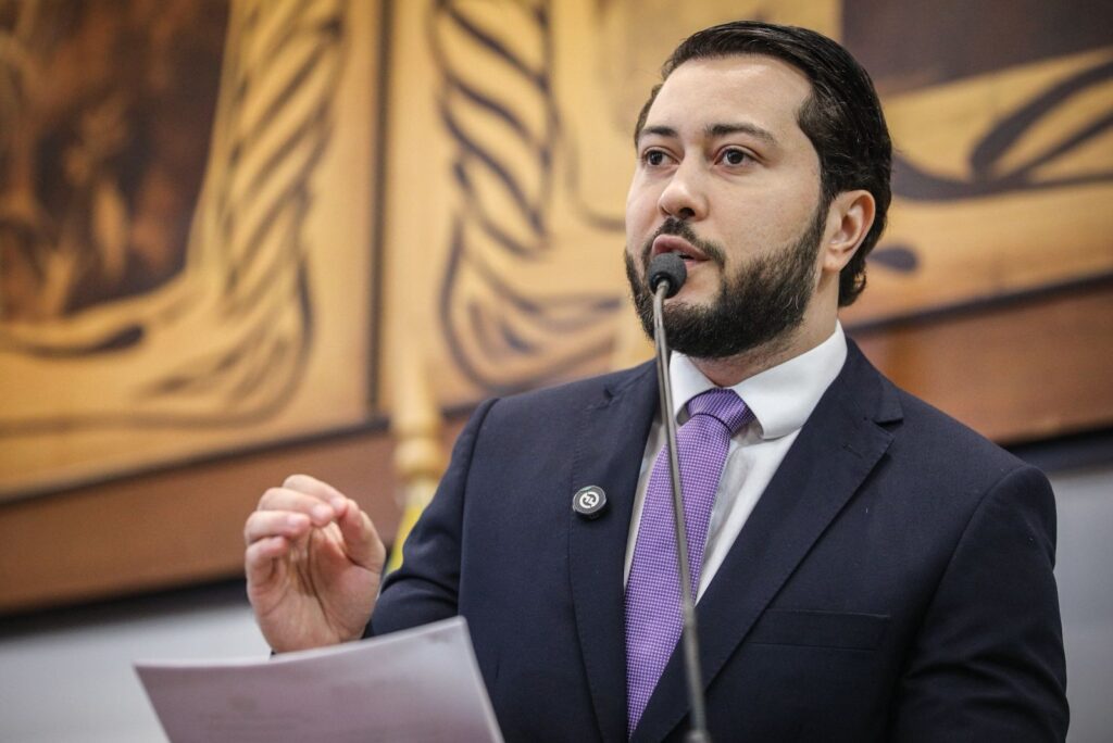 emerson-jarude-critica-cortes-em-areas-sociais,-cobra-reajuste-para-servidores-e-aponta-distorcoes-no-orcamento-estadual