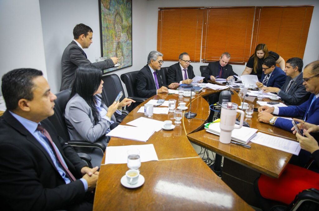Comissões da Aleac se reúnem para deliberar e votar projetos antes do recesso de fim de ano – Cidade AC News comissoes-da-aleac-se-reunem-para-deliberar-e-votar-projetos-antes-do-recesso-de-fim-de-ano