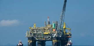 Vazamento de gás paralisa plataforma da Petrobras na Bacia de Campos vazamento-de-gas-paralisa-plataforma-da-petrobras-na-bacia-de-campos