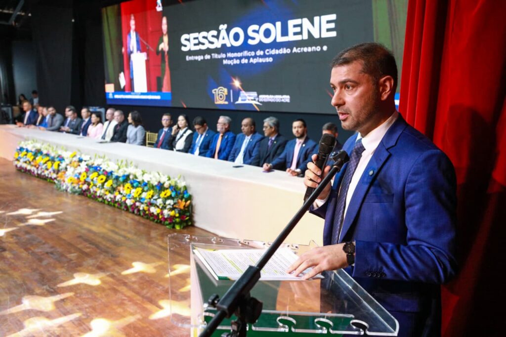 nicolau-junior-destaca-papel-da-aleac-na-democracia-durante-ultima-sessao-solene-do-ano