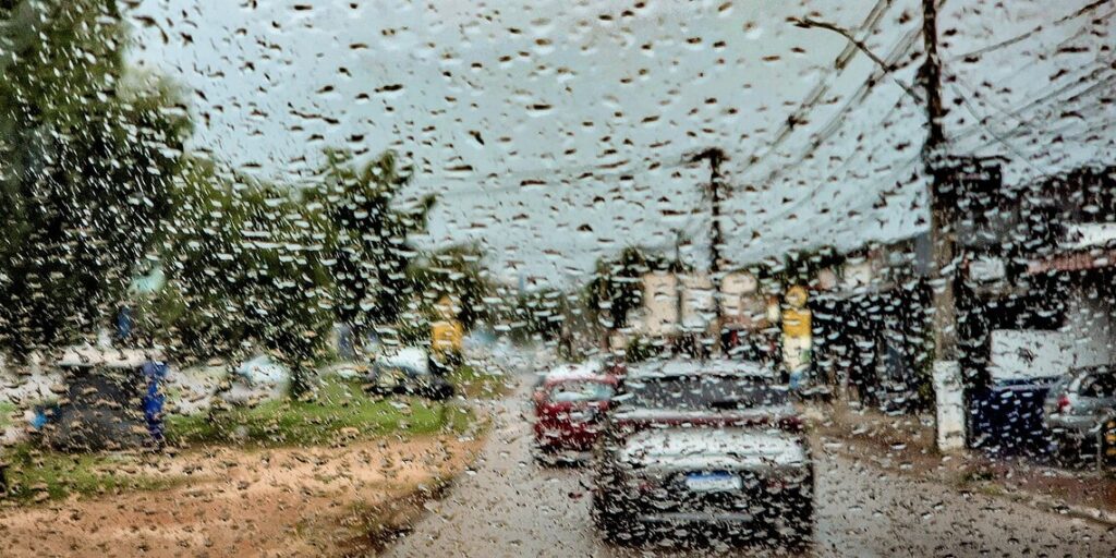 acre-entra-em-alerta-para-chuvas-fortes-e-ventos-de-ate-60-km/h
