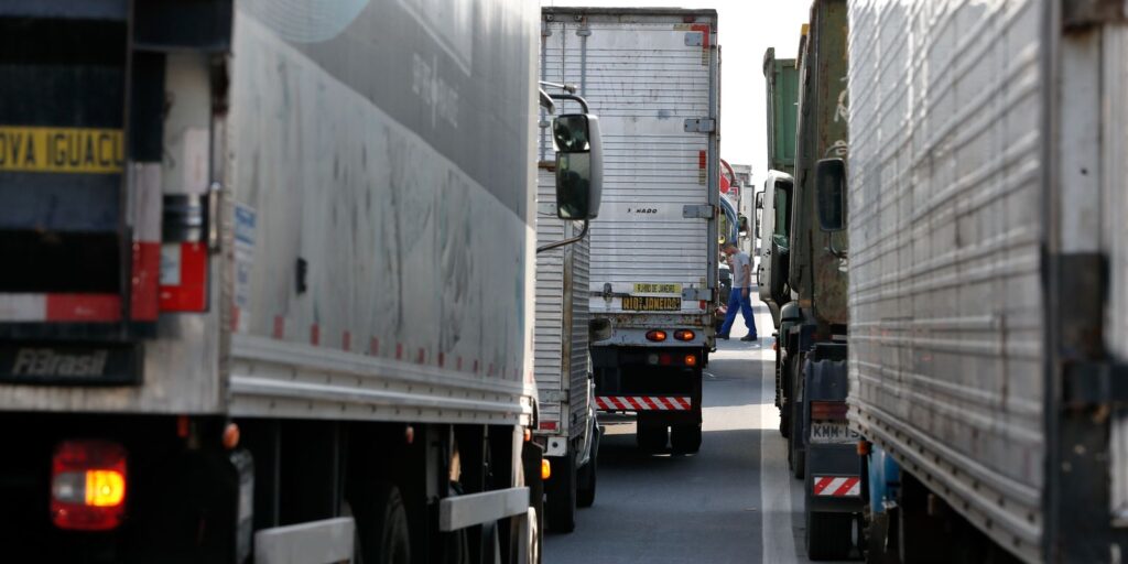 cmn-regulamenta-linha-de-r$-6-bi-para-financiamento-de-caminhoes