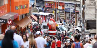 novo-salario-minimo-sera-de-r$-1.621-em-2026