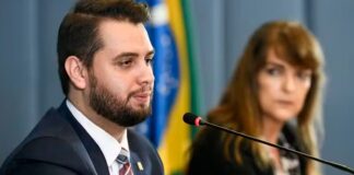 STF mantém prisão de Filipe Martins após audiência de custódia stf-mantem-prisao-de-filipe-martins-apos-audiencia-de-custodia