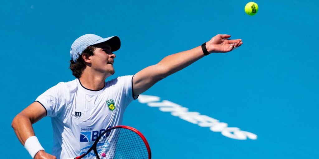 Dores lombares tiram João Fonseca de mais um torneio na Austrália – Cidade AC News dores-lombares-tiram-joao-fonseca-de-mais-um-torneio-na-australia