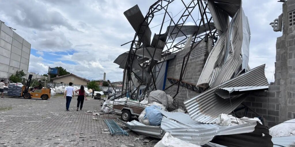 Tornado danificou 350 casas em São José dos Pinhais (PR) – Cidade AC News tornado-danificou-350-casas-em-sao-jose-dos-pinhais-(pr)