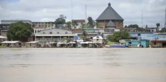 rio-jurua-registra-vazante-e-se-afasta-da-cota-de-alerta-em-cruzeiro-do-sul