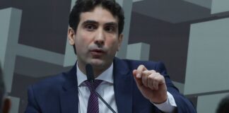 galipolo-assina-manifesto-internacional-pela-independencia-dos-bcs