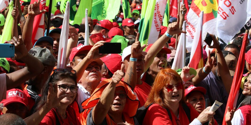 sindicatos-celebram-salario-minimo-e-defendem-melhoria-em-reajustes