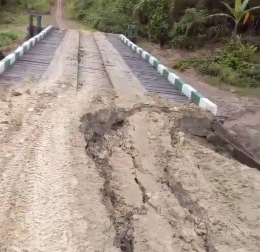 erosao-compromete-cabeceira-de-ponte-e-comunidade-pode-ficar-isolada-na-zona-rural-de-sena-madureira