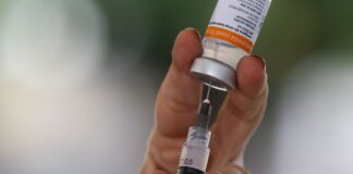 ha-5-anos,-brasil-aplicava-primeiras-doses-de-vacina-contra-a-covid-19