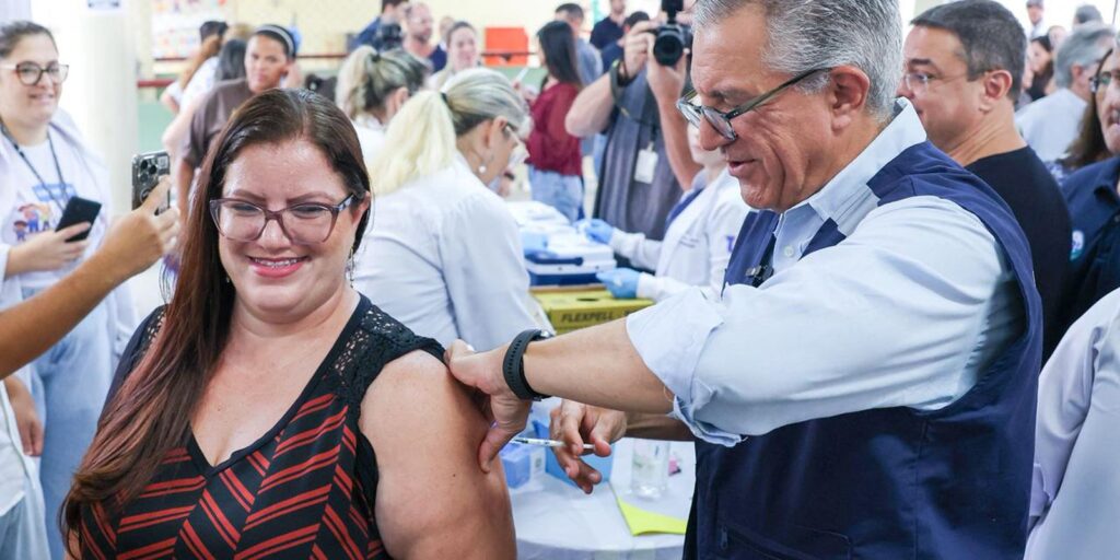 Botucatu inicia vacinação contra dengue com imunizante do Butantan – Cidade AC News botucatu-inicia-vacinacao-contra-dengue-com-imunizante-do-butantan