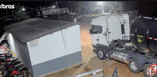 Polícia Civil do Acre apreende carga de sebo bovino avaliada em R$ 200 mil e prende suspeito por receptação e uso de documento falso policia-civil-do-acre-apreende-carga-de-sebo-bovino-avaliada-em-r$-200-mil-e-prende-suspeito-por-receptacao-e-uso-de-documento-falso