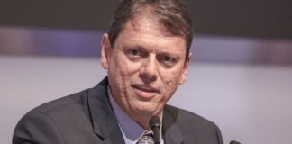 moraes-autoriza-tarcisio-a-visitar-bolsonaro-na-prisao-na-quinta-feira