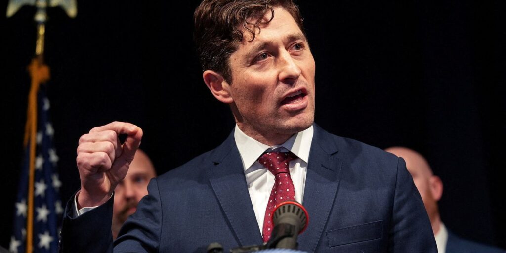 prefeito-de-minneapolis-anuncia-saida-de-agentes-do-ice-da-cidade