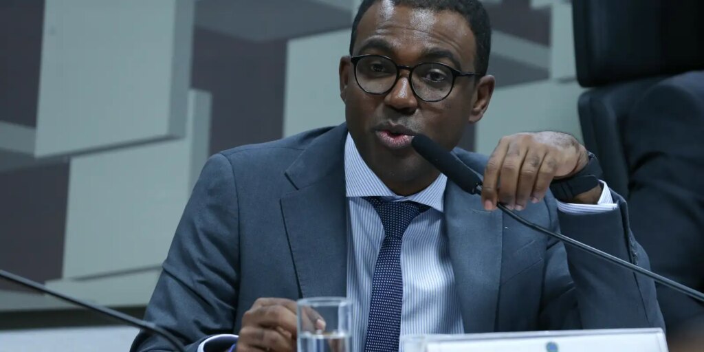 Diretor do BC diz à PF que Master tinha só R$ 4 milhões em caixa – Cidade AC News diretor-do-bc-diz-a-pf-que-master-tinha-so-r$-4-milhoes-em-caixa