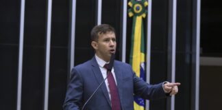 Após crise no Banco Master, Velloso propõe lei para proteger população de armadilhas financeiras Assessoria