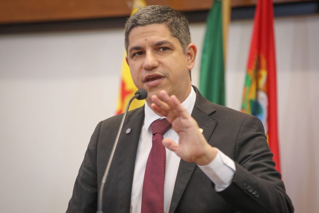 deputado-fagner-calegario-defende-gestao-municipal-de-feijo-e-rebate-criticas-sobre-infraestrutura