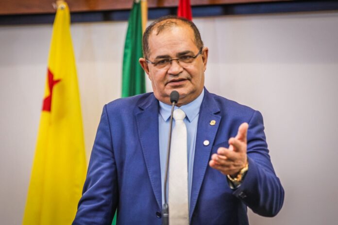 tanizio-sa-cobra-recuperacao-de-acesso-ao-aeroporto-no-interior-e-avanco-em-obras-viarias-no-interior-do-acre