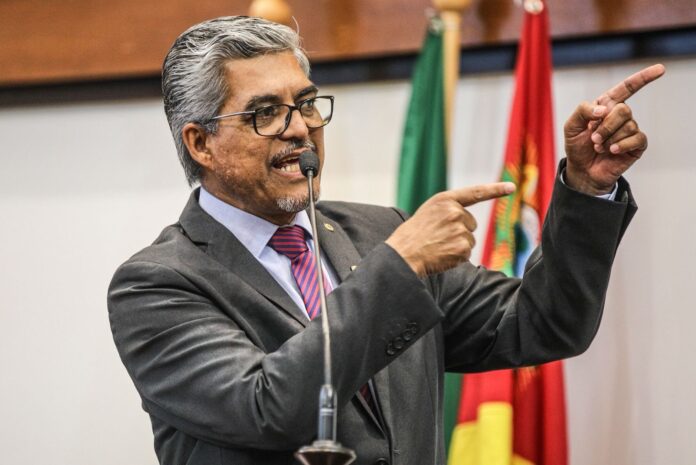 edvaldo-magalhaes-denuncia-perdas-salariais-de-professores-e-cobra-correcao-de-injustica-historica