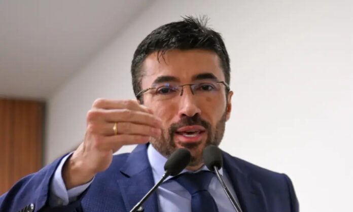 “faz-discurso-fantasioso-e-abandona-bairros-da-capital”,-diz-ze-lopes-sobre-bocalom