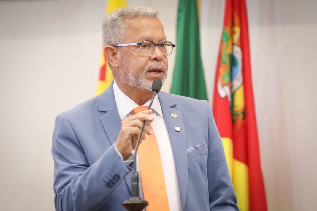 afonso-fernandes-destaca-avancos-da-legislatura-e-propoe-homenagem-a-empresario-acreano