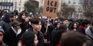 protestos-contra-ice-ocorrem-em-milao-antes-da-abertura-da-olimpiada