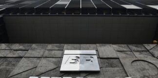 petrobras-compra-42,5%-de-bloco-de-exploracao-de-petroleo-na-namibia