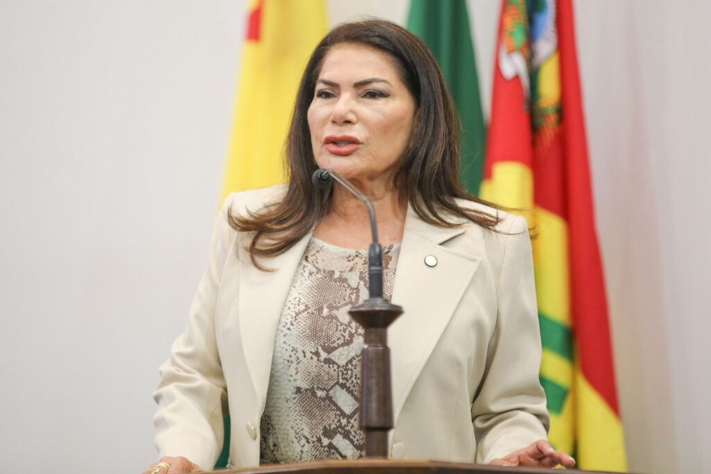 deputada-antonia-sales-cobra-uniao-politica-e-acusa-abandono-da-br-364-no-acre