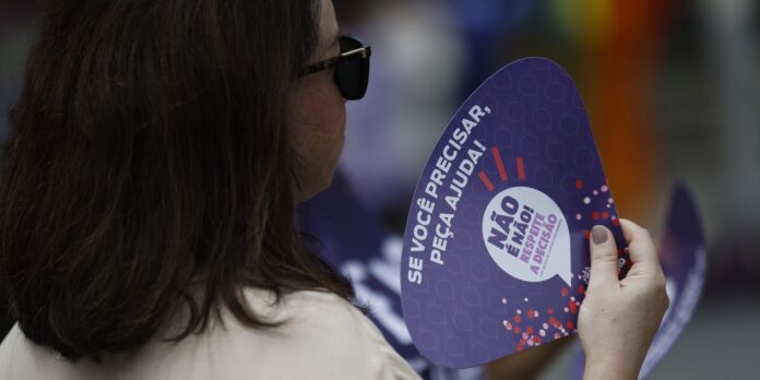 carnaval:-80%-das-mulheres-temem-assedio-e-quase-metade-ja-foi-vitima