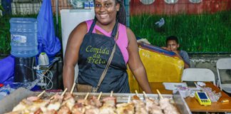 Mães ambulantes cobram pontos de apoio para crianças no carnaval maes-ambulantes-cobram-pontos-de-apoio-para-criancas-no-carnaval