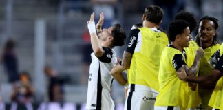 corinthians-e-eficiente-e-derrota-athletico-na-arena-da-baixada