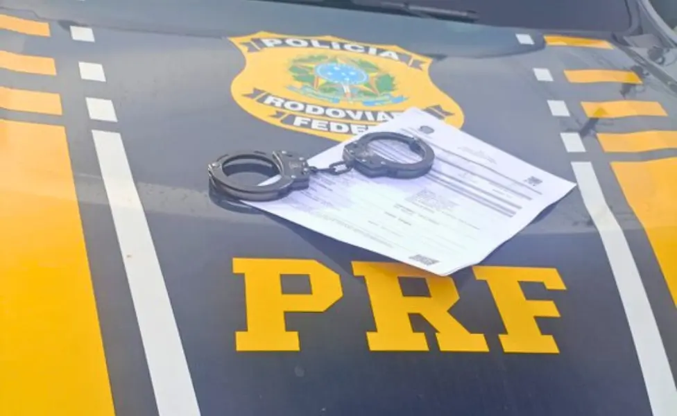 prf-prende-tres-pessoas-com-mandados-em-aberto-durante-fiscalizacoes-nas-brs-do-acre