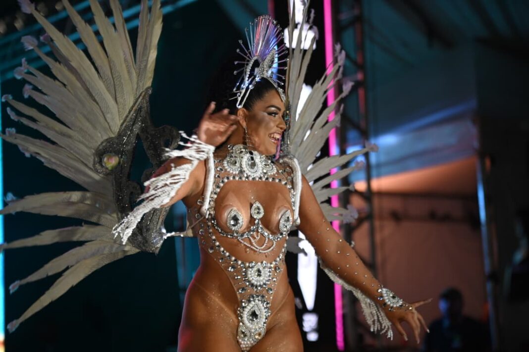 e-ela!-luiza-souza,-do-bloco-6-e-d+,-e-eleita-rainha-do-carnaval-2026-em-rio-branco