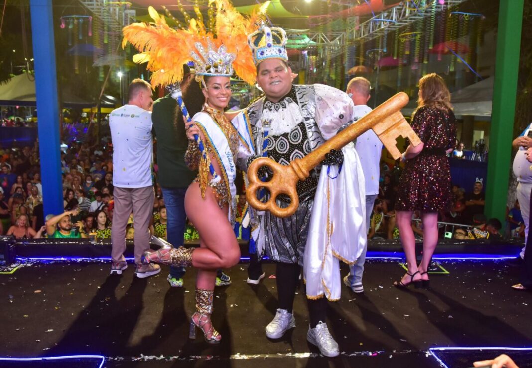 escolha-das-realezas,-shows-e-muito-mais:-confira-a-programacao-da-1a-noite-do-carnaval-2026