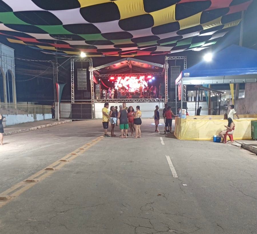 vazio!-primeira-noite-de-carnaval-em-sena-tem-publico-abaixo-do-esperado