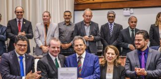 Conselheiro Valmir Ribeiro é homenageado pela sua trajetória pública no Acre conselheiro-valmir-ribeiro-e-homenageado-pela-sua-trajetoria-publica-no-acre