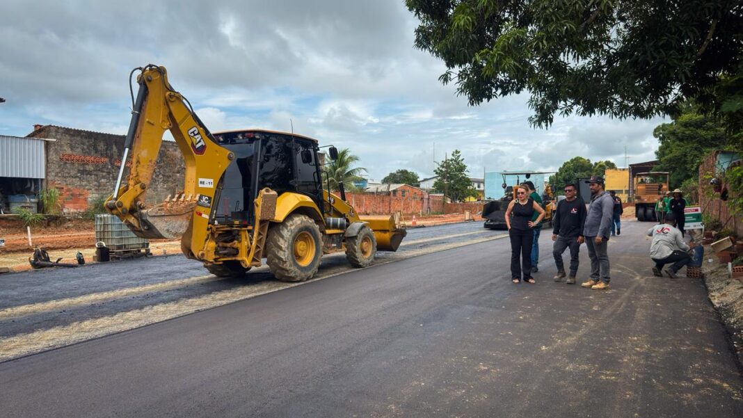 deracre-executa-asfaltamento-no-patio-da-nova-sede-do-samu,-em-rio-branco