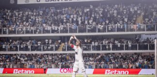 Neymar brilha e Santos vence primeira no Campeonato Brasileiro neymar-brilha-e-santos-vence-primeira-no-campeonato-brasileiro