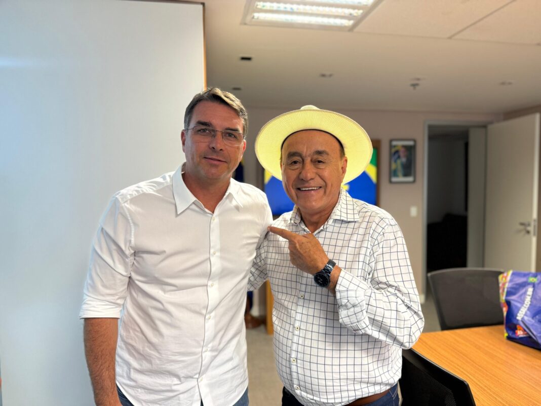 em-brasilia,-bocalom-se-reune-com-valdemar-e-encontra-flavio-bolsonaro