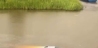 video:-condutora-perde-controle-de-veiculo-e-cai-dentro-de-acude-no-interior-do-acre