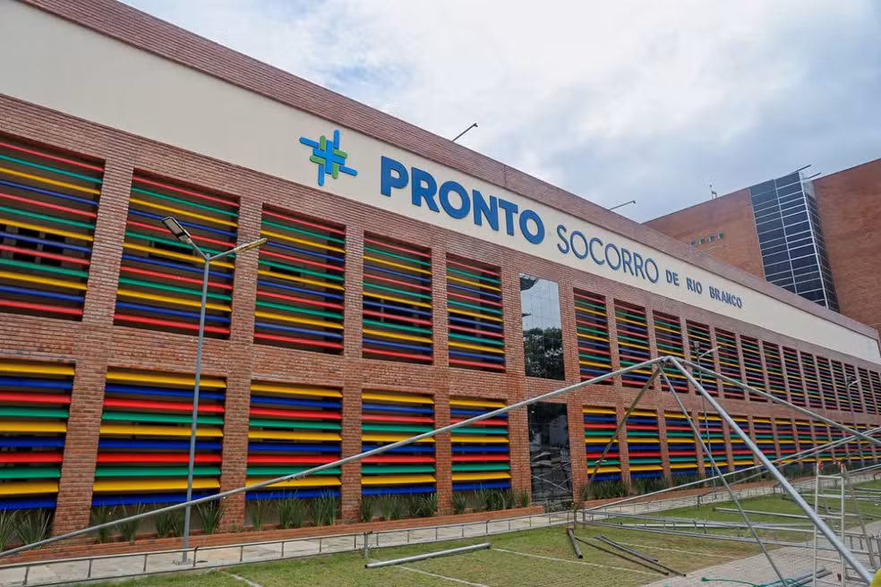 Criança foi levada em estado gravíssimo para o PS — Foto: Neto Lucena/Secom