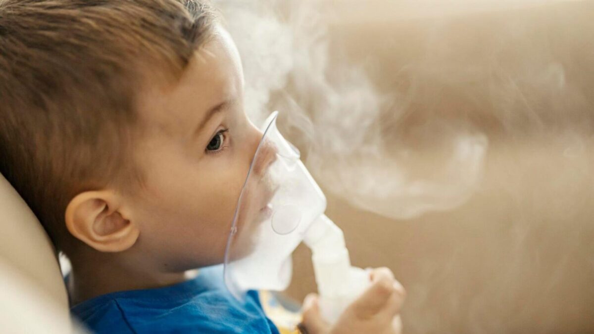 Início das aulas eleva casos de doenças respiratórias e exige reforço na prevenção – Cidade AC News Retorno às aulas aumenta a circulação de vírus respiratórios em ambientes fechados; prevenção é essencial.