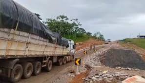 BR-364 em Feijó fica 36h interditada e expõe falha institucional no Acre – Cidade AC News br-364 bloqueio feijó acre protesto moradores 2026